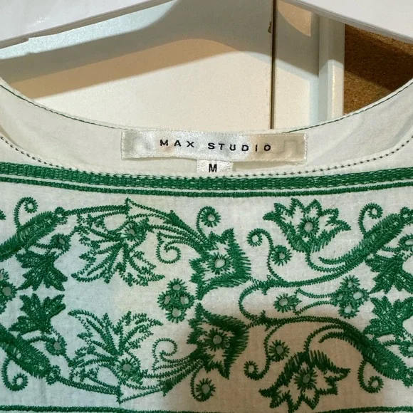 Studio Max midi dress. white with green embroidered fabric details - Picture 4 of 4